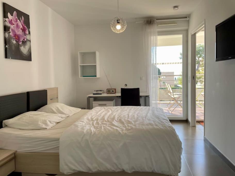 17 - Appartement Neuf, Parking Terrasse Et Jolie Vue บ็องโดล ภายนอก รูปภาพ