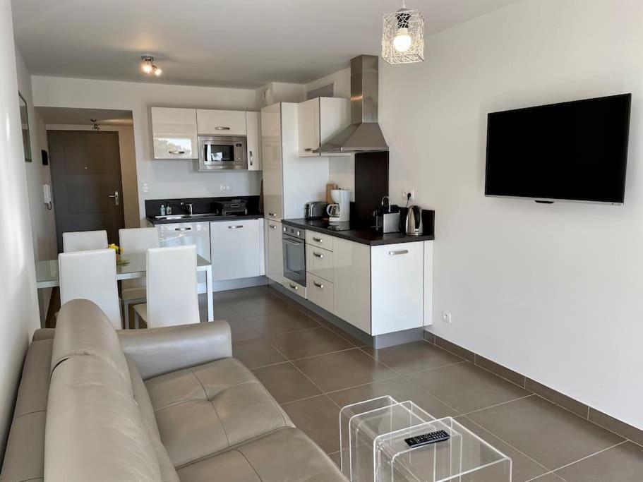 17 - Appartement Neuf, Parking Terrasse Et Jolie Vue บ็องโดล ภายนอก รูปภาพ